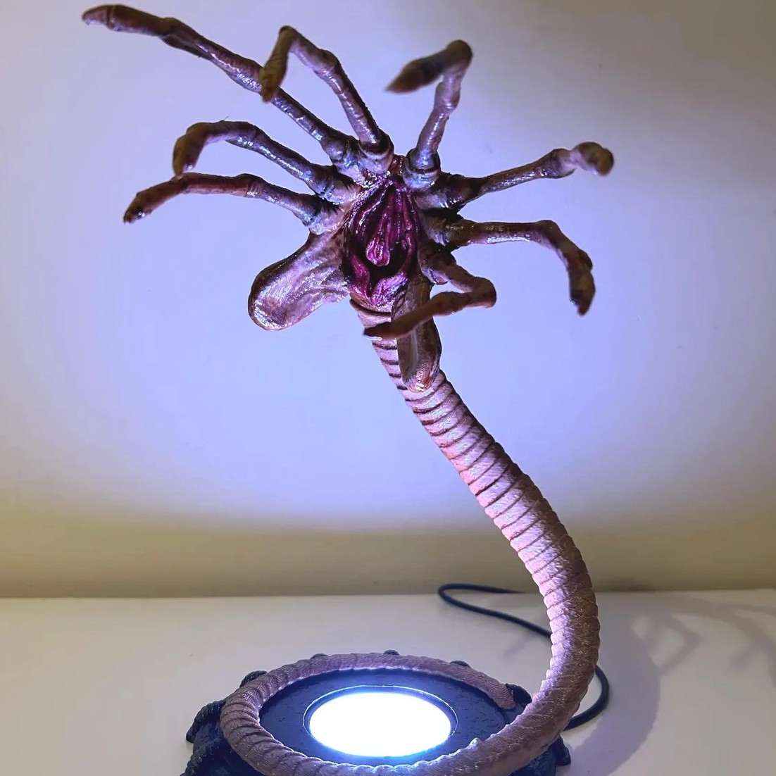 Neon Sign Party - Lampu Alien Facehugger Lampu Malam, Dekorasi