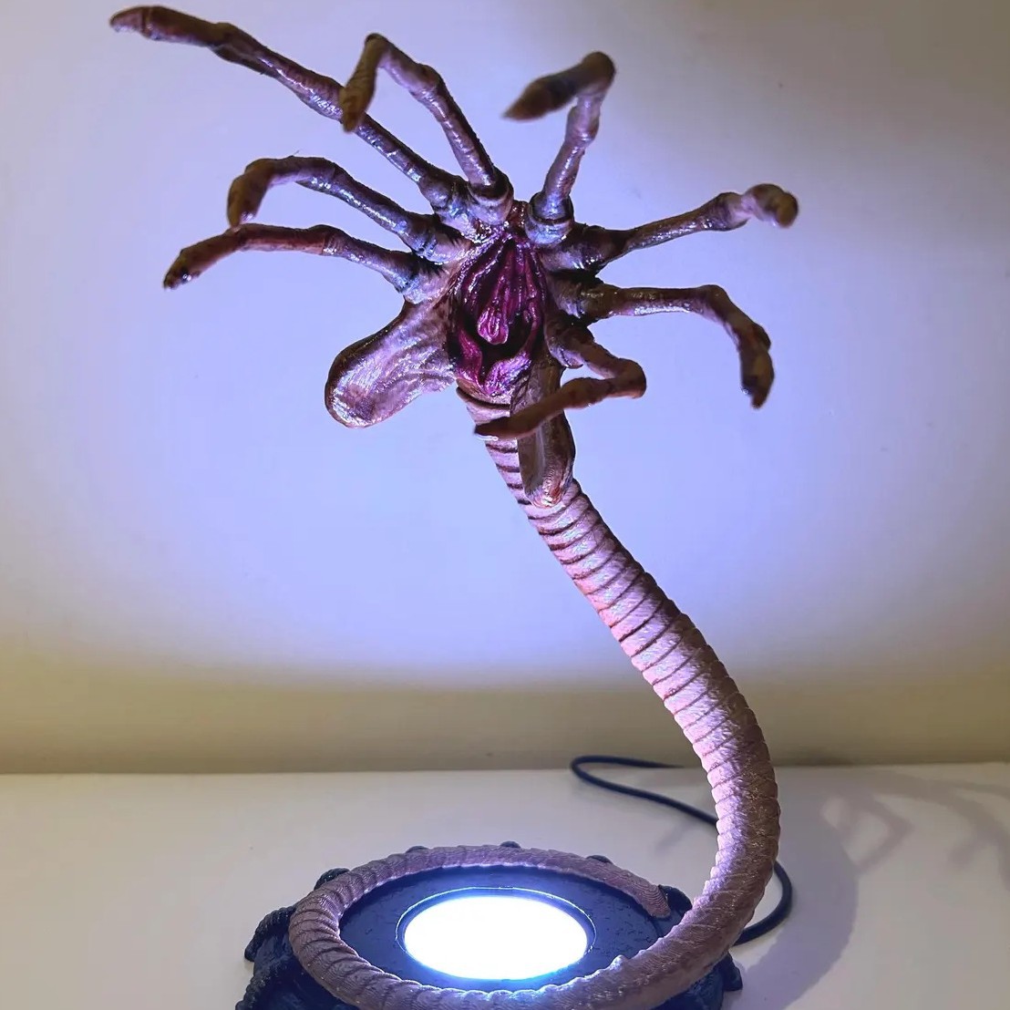 Lampu Alien Facehugger Lampu M - Neon Sign Party ulasan dan harga
