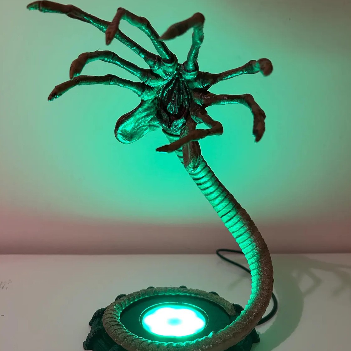 Lampu Alien Facehugger Lampu M - Neon Sign Party ulasan dan harga